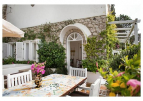 Capri centre house with jacuzzi Capri